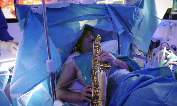 Musician With Brain Cancer Plays Saxophone During 9-Hour Brain Surgery in Rome Hospital