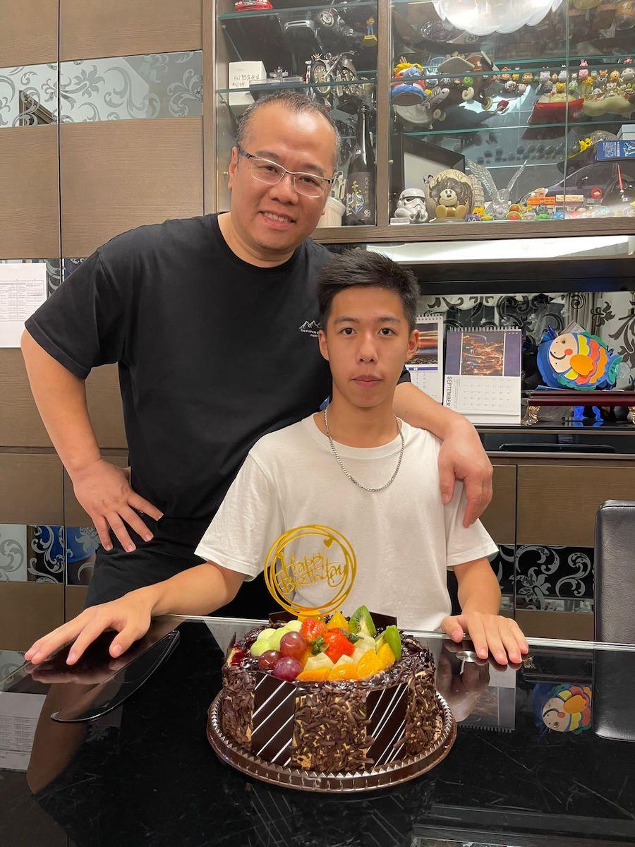 Javan recently celebrated his 14th birthday. He has spent the past three years following his dad, Billy Lie, traveling all over Hong Kong in his spare time. He enjoys appreciating the beauty of Hong Kong from different perspectives. (Courtesy of Billy Lie)