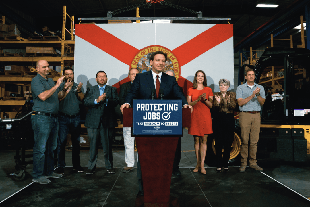 Judge Orders DeSantis to Turn Over Records on Migrant Flights to Martha’s Vineyard