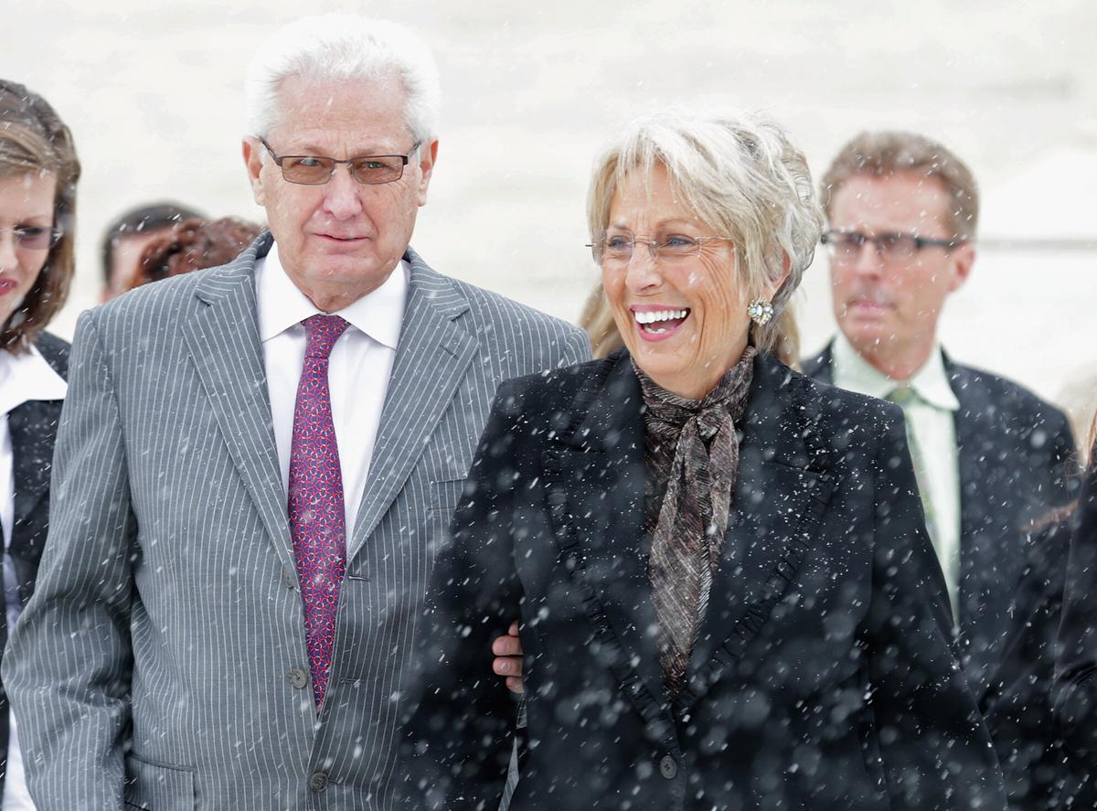 Hobby Lobby co-founders David Green (L) and Barbara Green (R). (Chip Somodevilla/Getty Images)