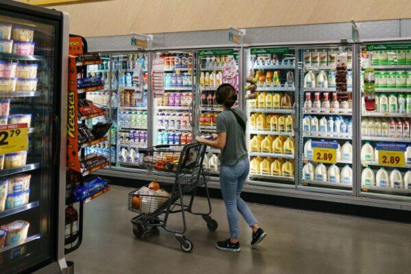 Shoppers are seen in a Kroger supermarket in Atlanta, Ga., on Oct. 14, 2022.<br/>(Elijah Nouvelage/AFP via Getty Images)