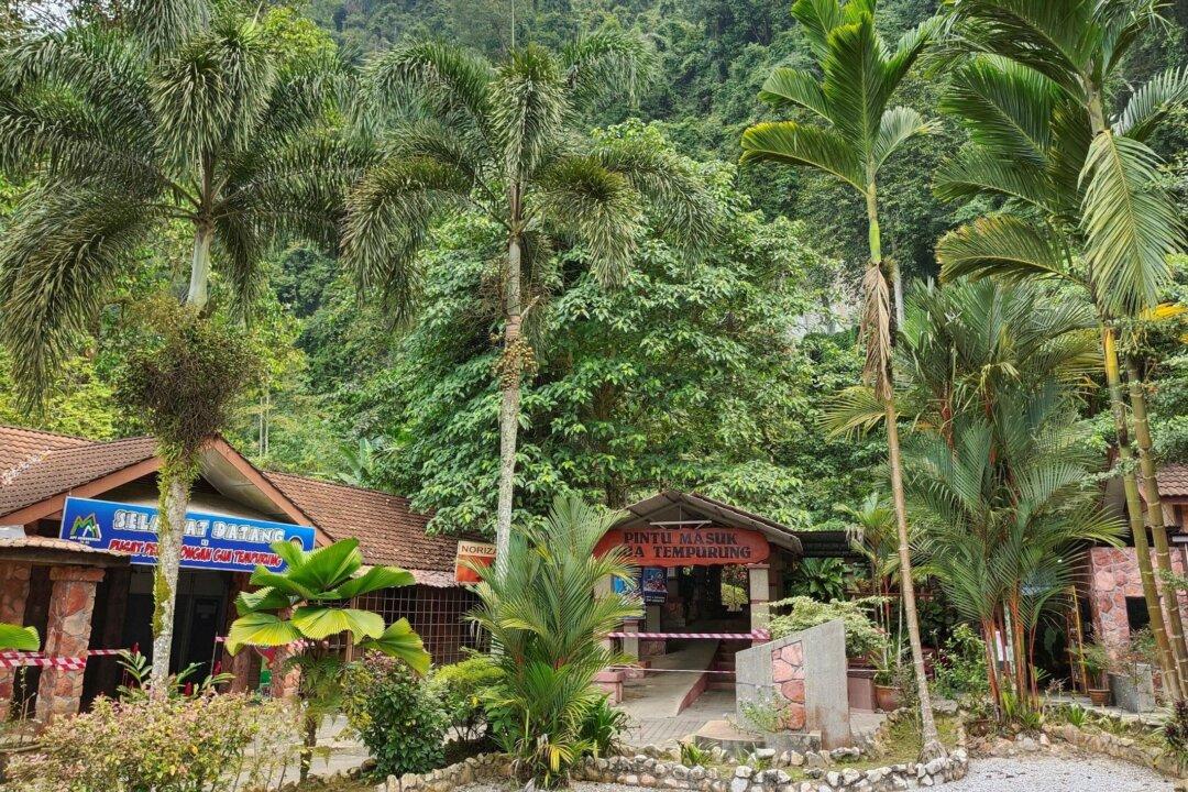 30 People Rescued After Being Trapped in Malaysian Cave