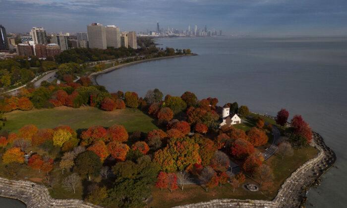 Fall Colors in Chicago Area Are the Best in Years. But Don’t Wait Too Long to Peep at the Leaves