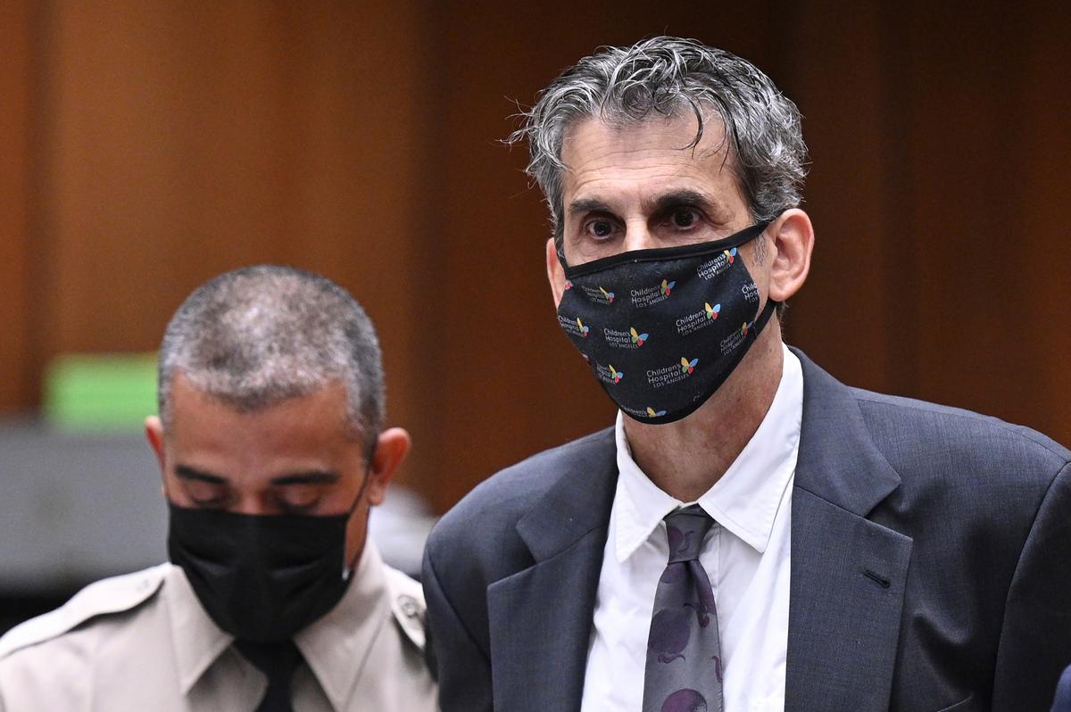 ‘Scrubs’ Producer Eric Weinberg Pleads Not Guilty to Assault