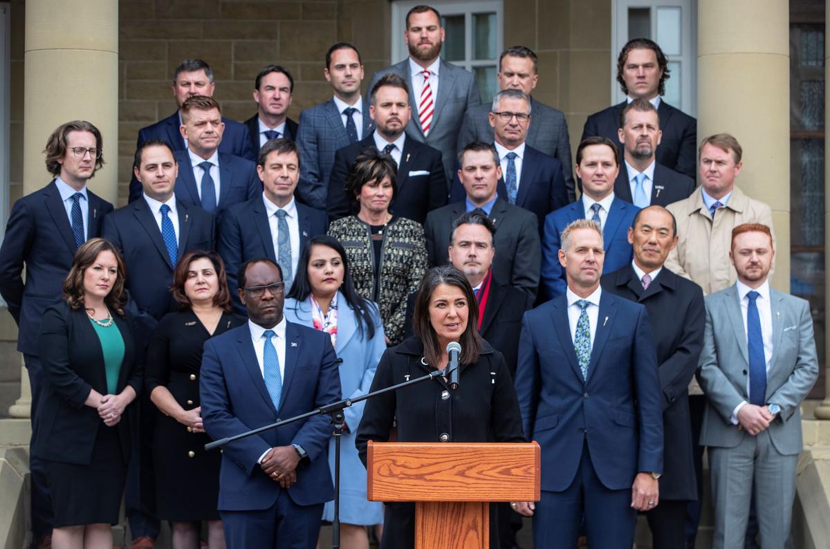 Alberta Premier Clarifies Comments Made About COVID-19 Prosecutions