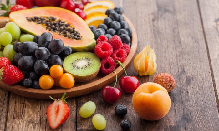 To Get Rid of Acne, Doctor Recommends Fruits in High Vitamin A