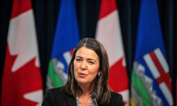 Alberta Premier Danielle Smith Calls on Feds to Cancel Carbon Tax, Pause Fuel Tax