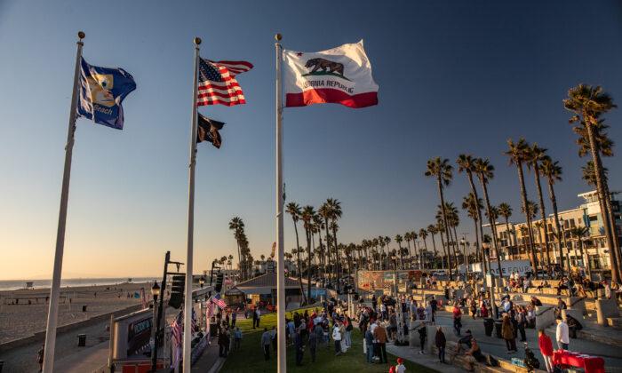 Conservative Huntington Beach Candidates Vow to ‘Return City to People’