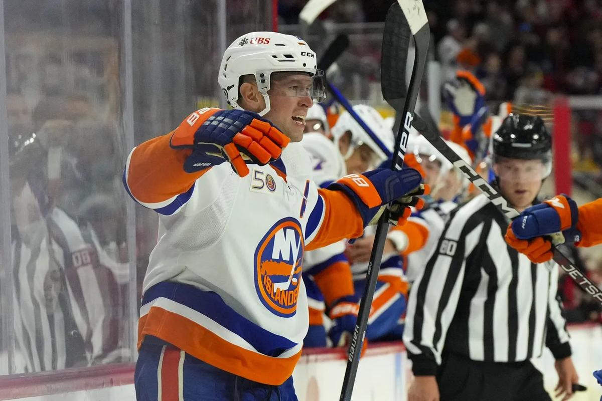 Josh Bailey guides Isles past Hurricanes