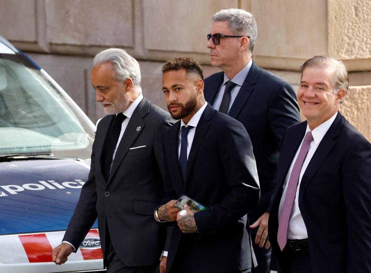 Spanish Prosecutor Drops Fraud Charges Against Neymar, Others