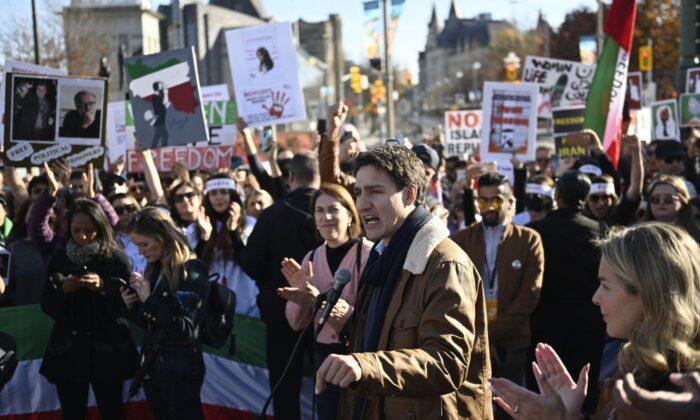 Trudeau Joins Families of Flight 752 in Canada-Wide Protests Against Iranian Regime