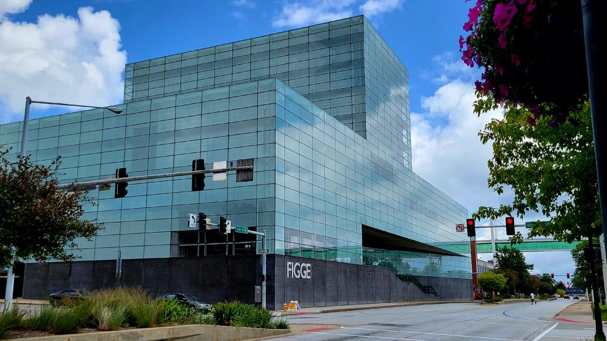 Curators at the world-class Figge Art Museum in Davenport, Iowa, take a fresh, inclusive look at pairing significant pieces in their exhibits. (Photo courtesy of Jim Farber)