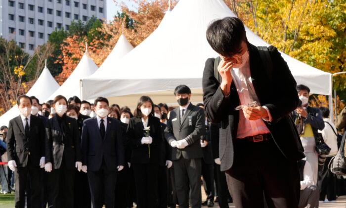 South Korea Probes Halloween Crowd Surge as Nation Mourns