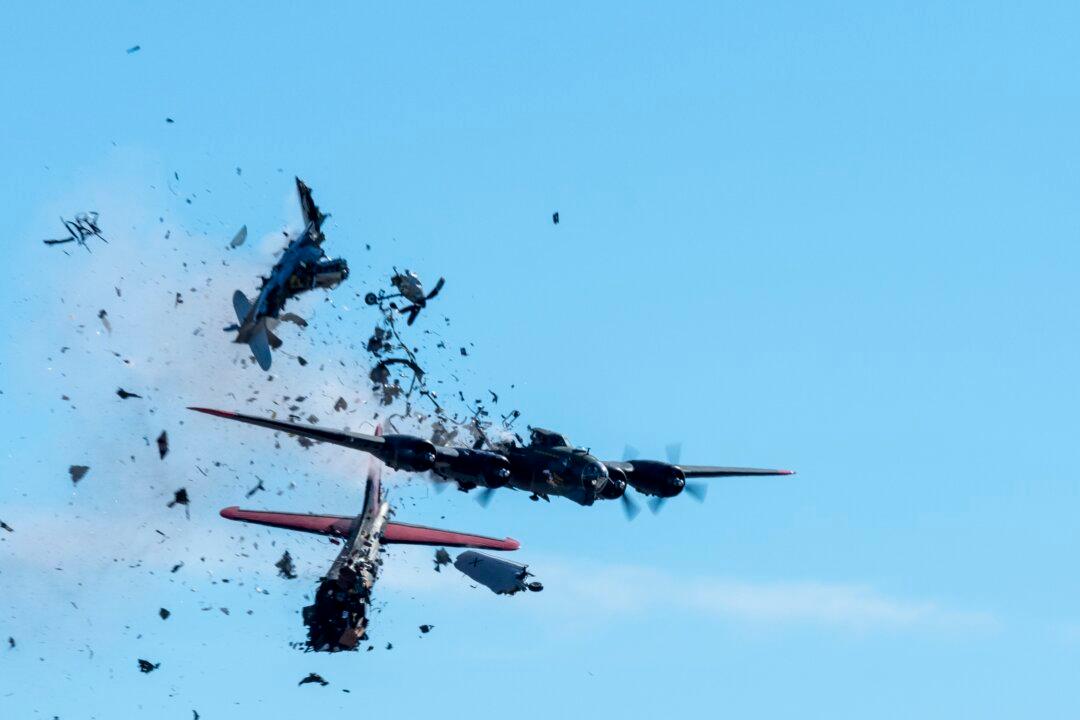 Report: No Altitude Advice Before Dallas Air Show Crash