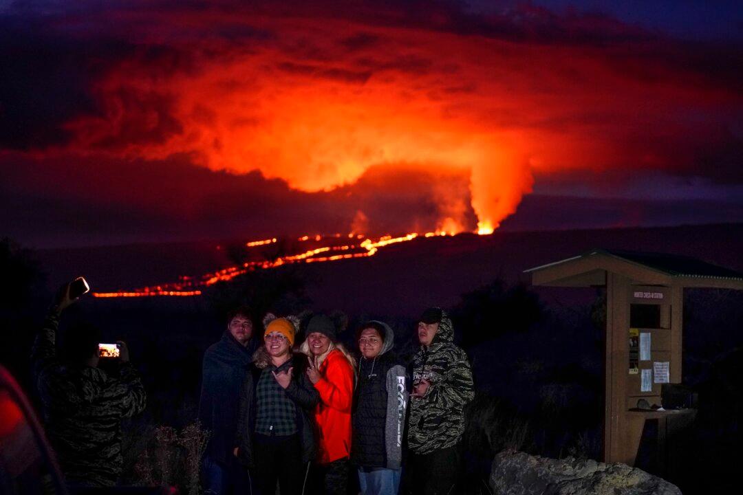 Viewers Flock to Watch Glowing Lava Ooze From Hawaii Volcano