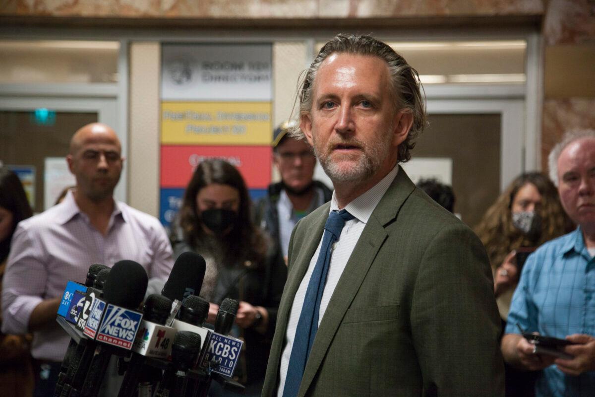 Adam Lipson, a public defender representing David DePape, speaks to reporters in San Francisco, Calif., on Nov. 1, 2022. (Lear Zhou/The Epoch Times)