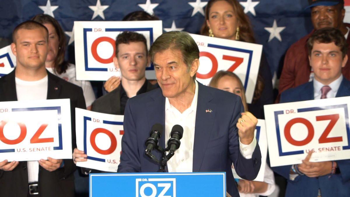 Dr. Mehmet Oz speaks at a campaign rally Bucks County, Pa. on Nov. 1, 2022. (William Huang/The Epoch Times)