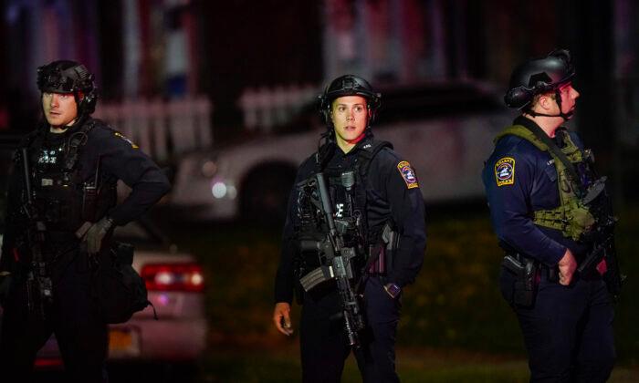 Suspect in Wounding of 2 Newark Police Officers Apprehended