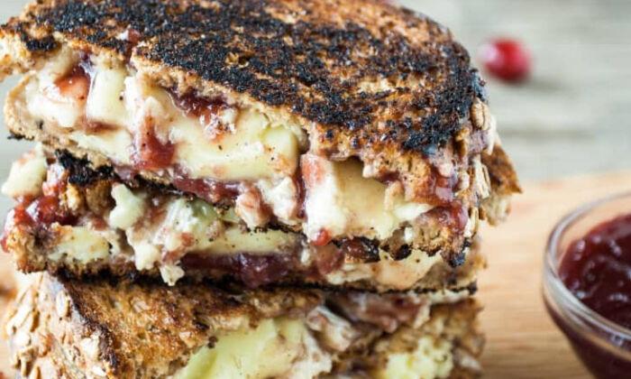 Turn Your Thanksgiving Leftovers Into a Yummy Grilled Cheese Sandwich