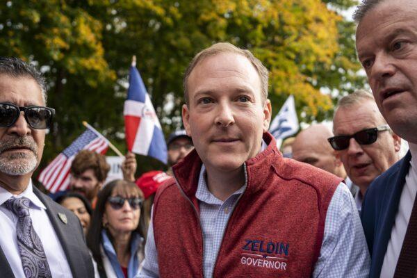 New York Republican gubernatorial nominee Rep. Lee Zeldin (R-N.Y.) appear at a “Get Out the Vote Rally” in Thornwood, Westchester, N.Y., on Oct. 31, 2022. (Chung I Ho/The Epoch Times)