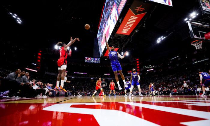 George Leads Clippers Over Rockets 109–101 With Leonard Out