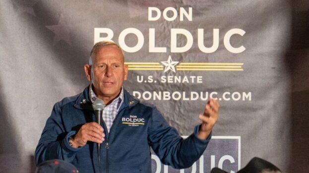 Republican Senate candidate Don Bolduc speaks at “The American Strength Tour” in Kingston, New Hampshire, on Nov 3, 2022. (NTD)