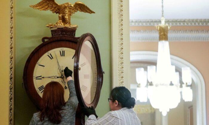 US Congress Split on Making Daylight-Saving Time Permanent
