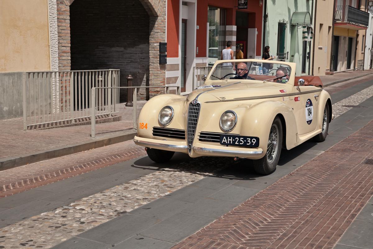 A 1942 Alfa Romeo 6C 2500 S Cabriolet Touring in Mille Miglia, Italy. (ermess/Shutterstock)