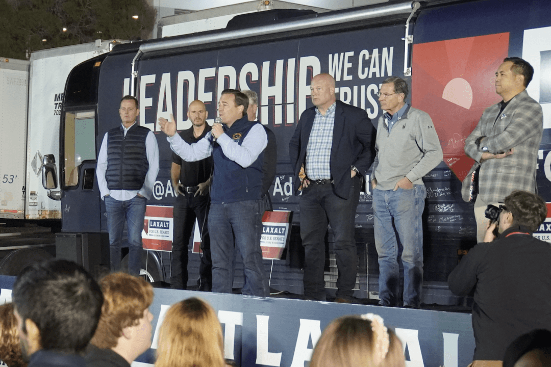 Before a Red Horizon, Republicans Rally for Nevada’s Laxalt