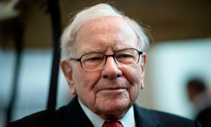 Warren Buffett Sheds Light on Future Governance of His Vast Fortune, Donates to Family Foundations