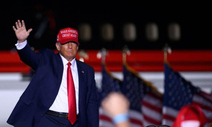 Trump Rally in Pennsylvania Aims at Denting ‘Blue Wall’
