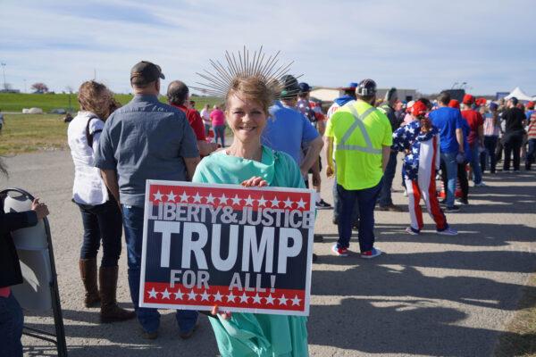 Charlene Defacio dressed as Lady Liberty for the the "Save America" rally in Latrobe, Pennsylvania, on Nov. 5, 2022. (William Huang /The Epoch Times)