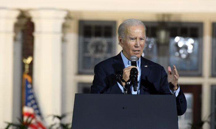 Vulnerable Democrats Distance Themselves From Biden, Party