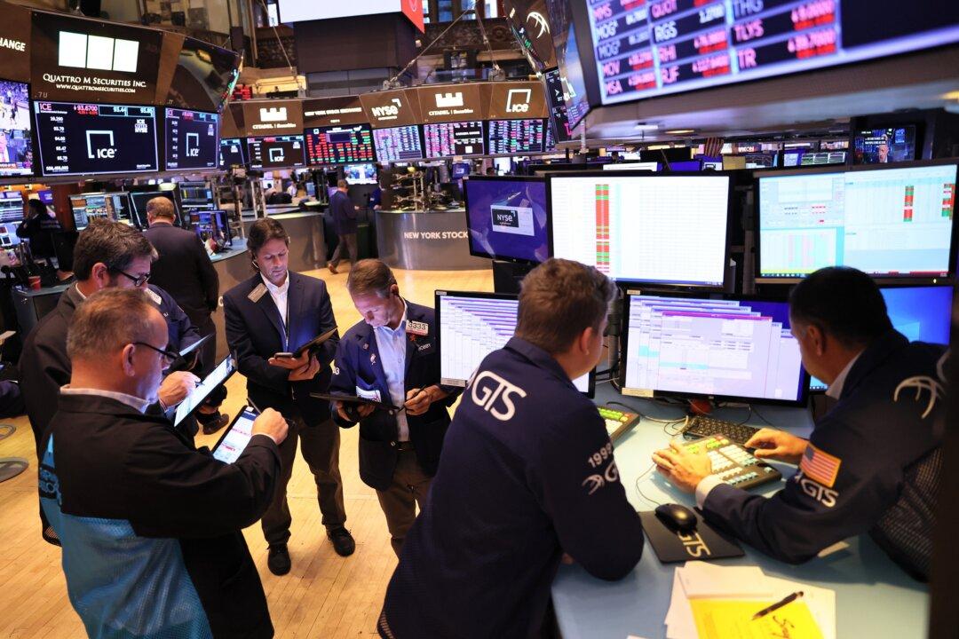 Wall Street Expects Big Drop in Corporate Earnings and More Layoffs Starting January: Analysts