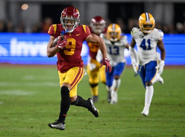Southern California wide receiver Michael Jackson III breaks away for a touchdown against California during the second half of an NCAA college football game in Los Angeles, Nov. 5, 2022. (John McCoy/AP Photo)