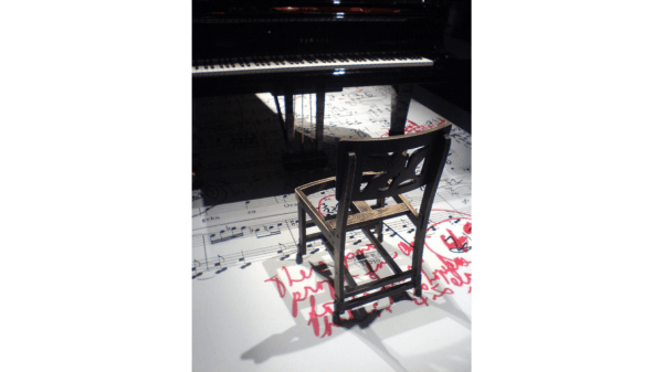 The battered chair of pianist Glenn Gould, which he carried with him to perform. (Public Domain)