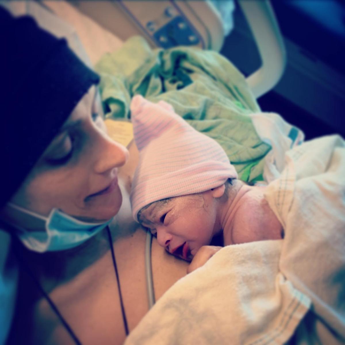 Jessica with baby Thomas. (Courtesy of <a href="https://www.instagram.com/blessed_by_cancer/">Jessica Hanna</a>)