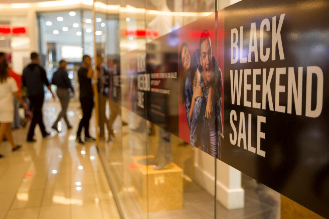 5 Ways to Save This Holiday Shopping Season