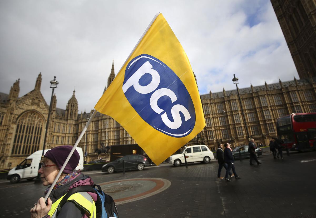 Roughly 100,000 UK Civil Servants Vote for Strike Action
