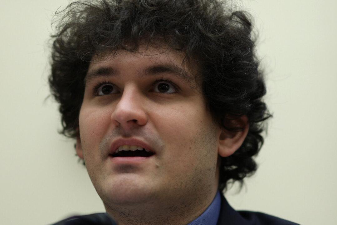 Senate Committee Threatens to Subpoena Bankman-Fried to Compel Him to Testify on FTX Collapse