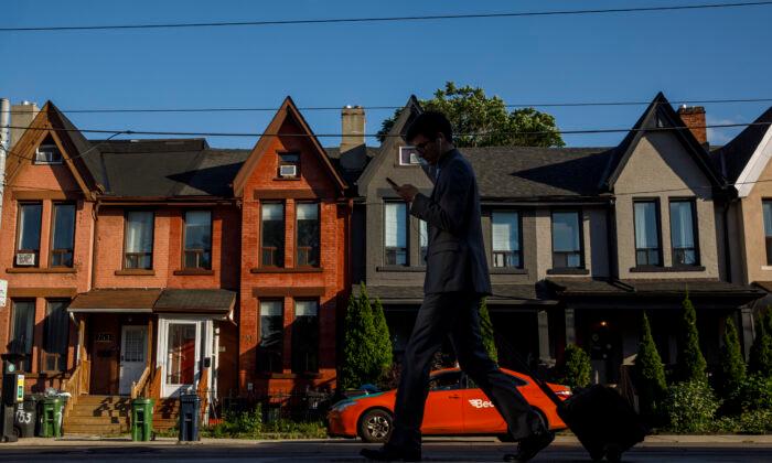Toronto’s House Prices Will Continue to Fall, but Not at the Speed Seen This Spring: RBC Report