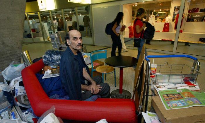 Iranian Who Inspired ‘The Terminal’ Dies at Paris Airport