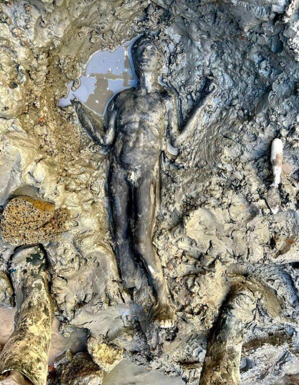 The thermal waters and mud rich in minerals at San Casciano dei Bagni helped preserve more than 20 ancient bronze statues and other objects. (Ministry of Culture, Italy)