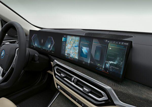 BMW Curved Display. (Courtesy of BMW)