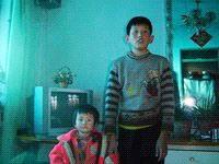 Sheng Wei with his sister. (Courtesy of Minghui.org)