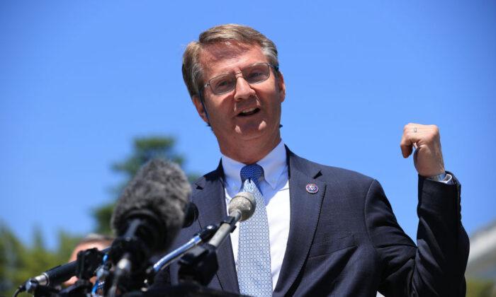  Rep. Tim Burchett (R-Tenn.) speaks during a news conference outside the U.S. Capitol in Washington on May 19, 2021. (Chip Somodevilla/Getty Images)