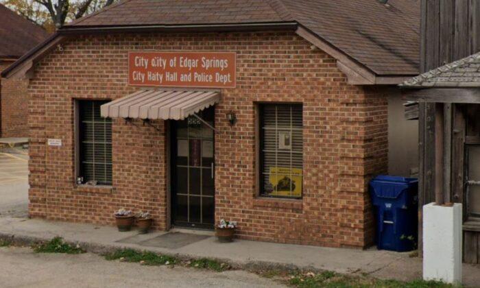 Missouri Town Must Pay $600 Attorney Fees for Banning Resident From City Hall