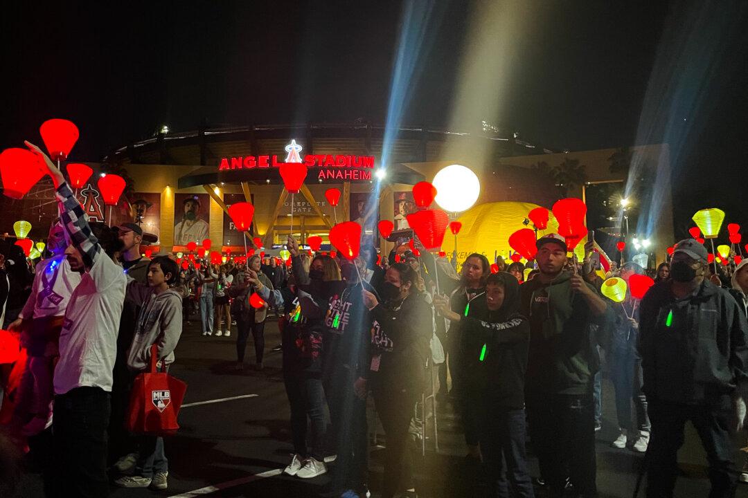 Thousands ‘Light the Night’ at Angel Stadium For Blood Cancer Research