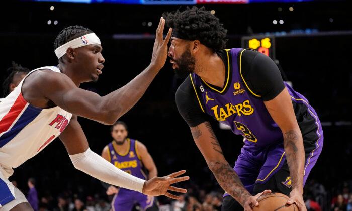 Davis Leads Lakers Past Pistons 128–121 for 2nd Straight Win