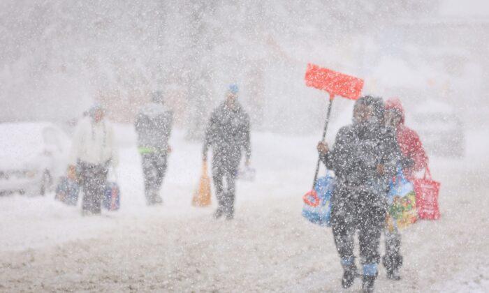 2 Deaths Reported as ‘Lake-Effect’ Snowstorm Paralyzes Western New York